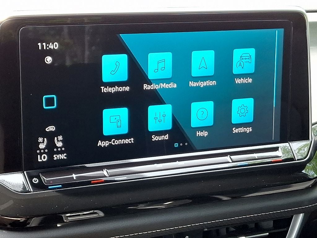 2025 Volkswagen Atlas Cross Sport 2.0T SE w/Technology
