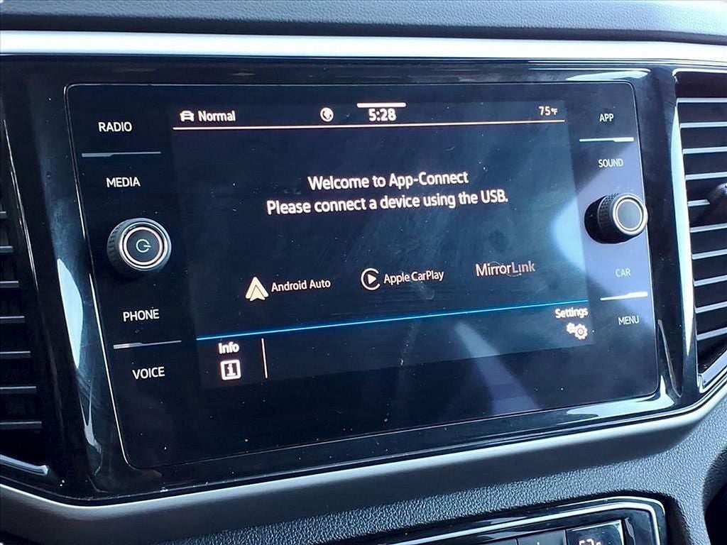 2022 Volkswagen Atlas 3.6L V6 SE w/Technology