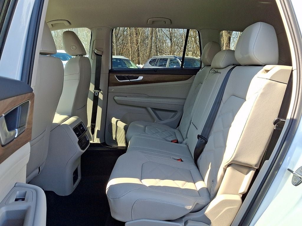 2025 Volkswagen Atlas 2.0T SE w/Technology