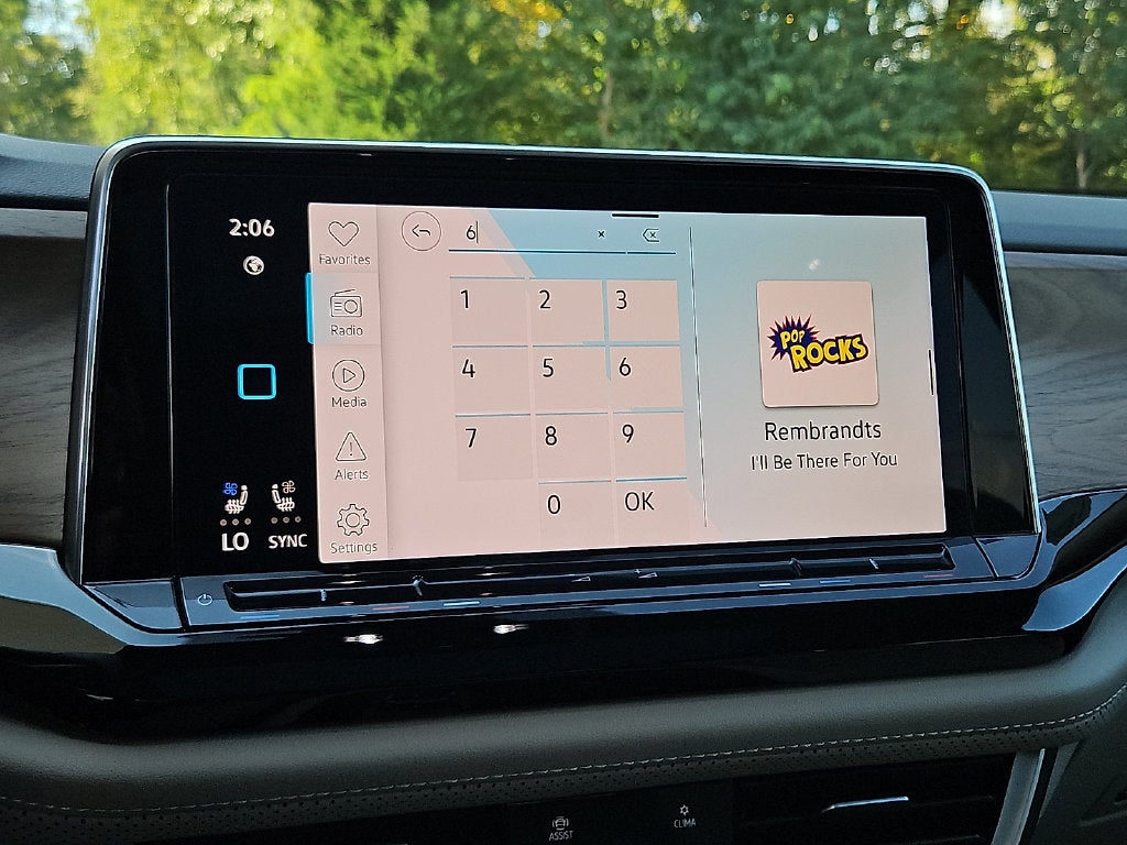2024 Volkswagen Atlas 2.0T SE w/Technology