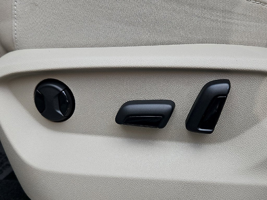2025 Volkswagen Atlas 2.0T SE