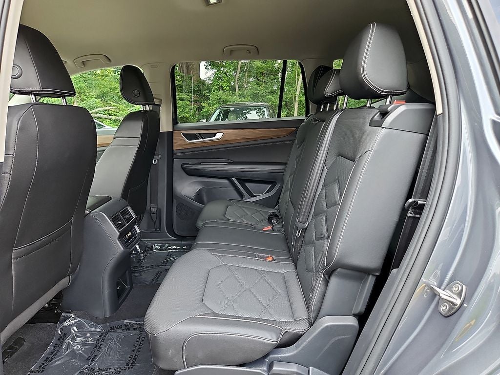 2025 Volkswagen Atlas 2.0T SE
