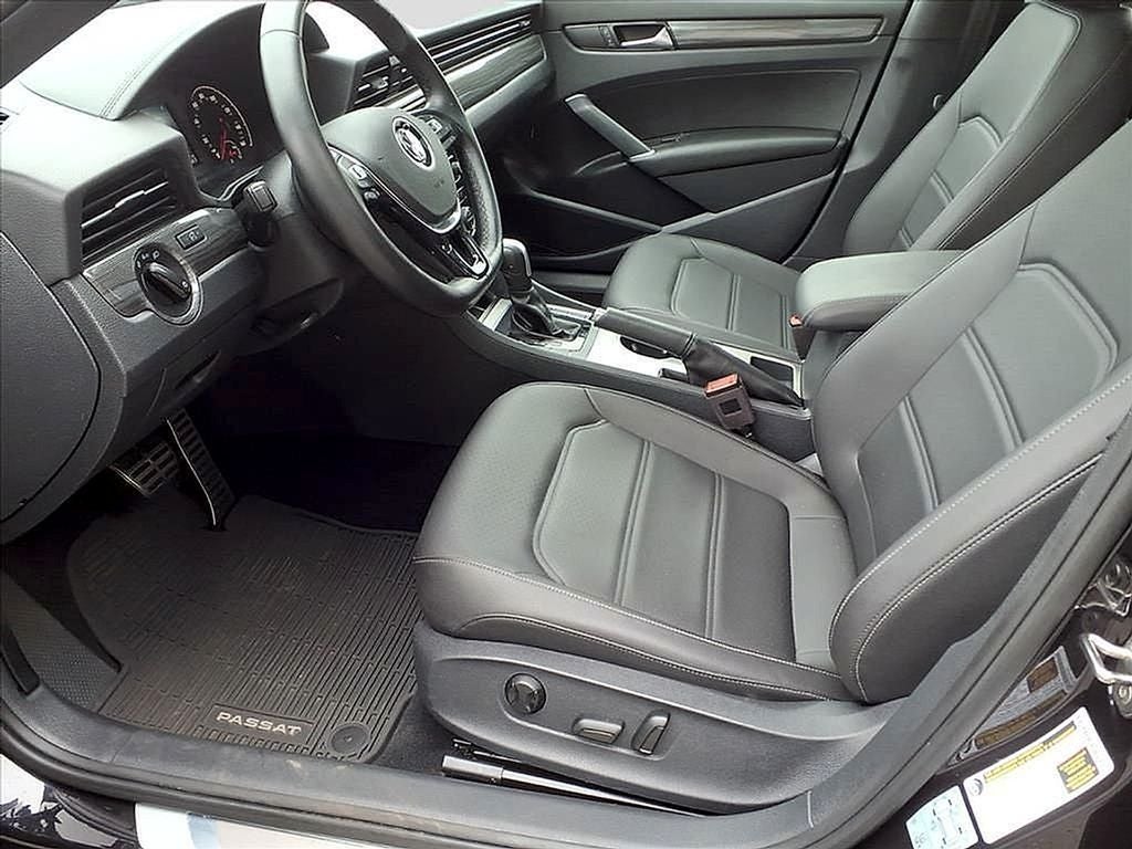 2021 Volkswagen Passat 2.0T R-Line