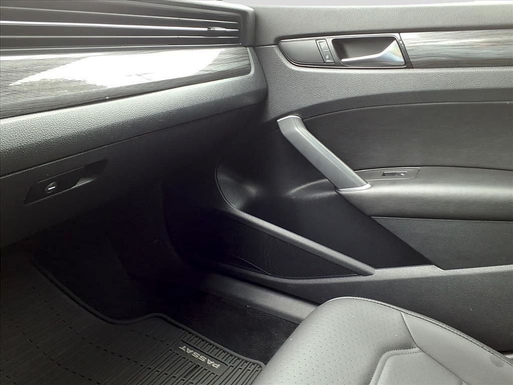 2021 Volkswagen Passat 2.0T R-Line