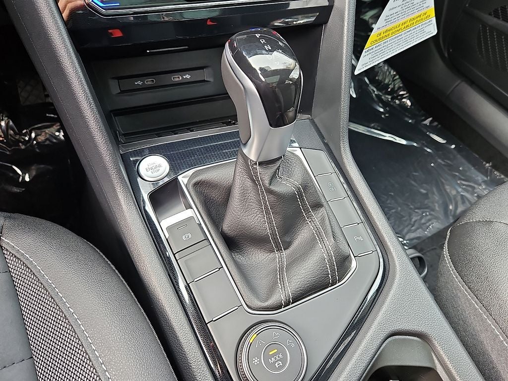 2026 Volkswagen Taos 1.5T SE Black