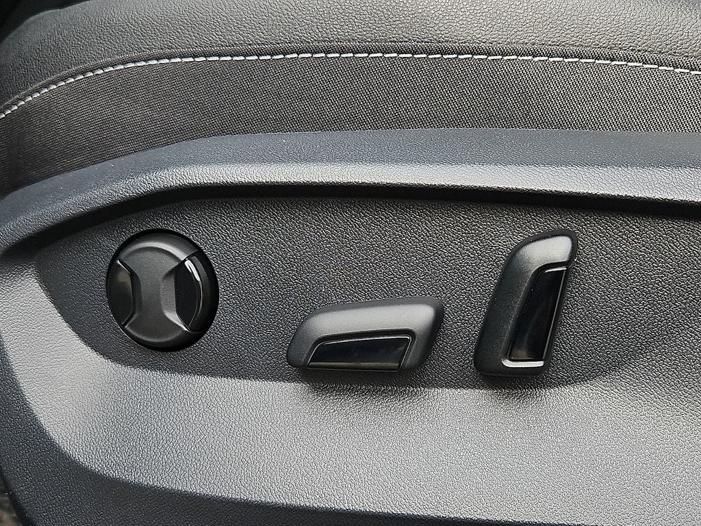 2026 Volkswagen Taos 1.5T SE Black