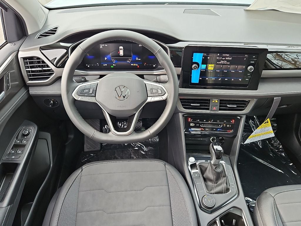 2026 Volkswagen Taos 1.5T SE Black