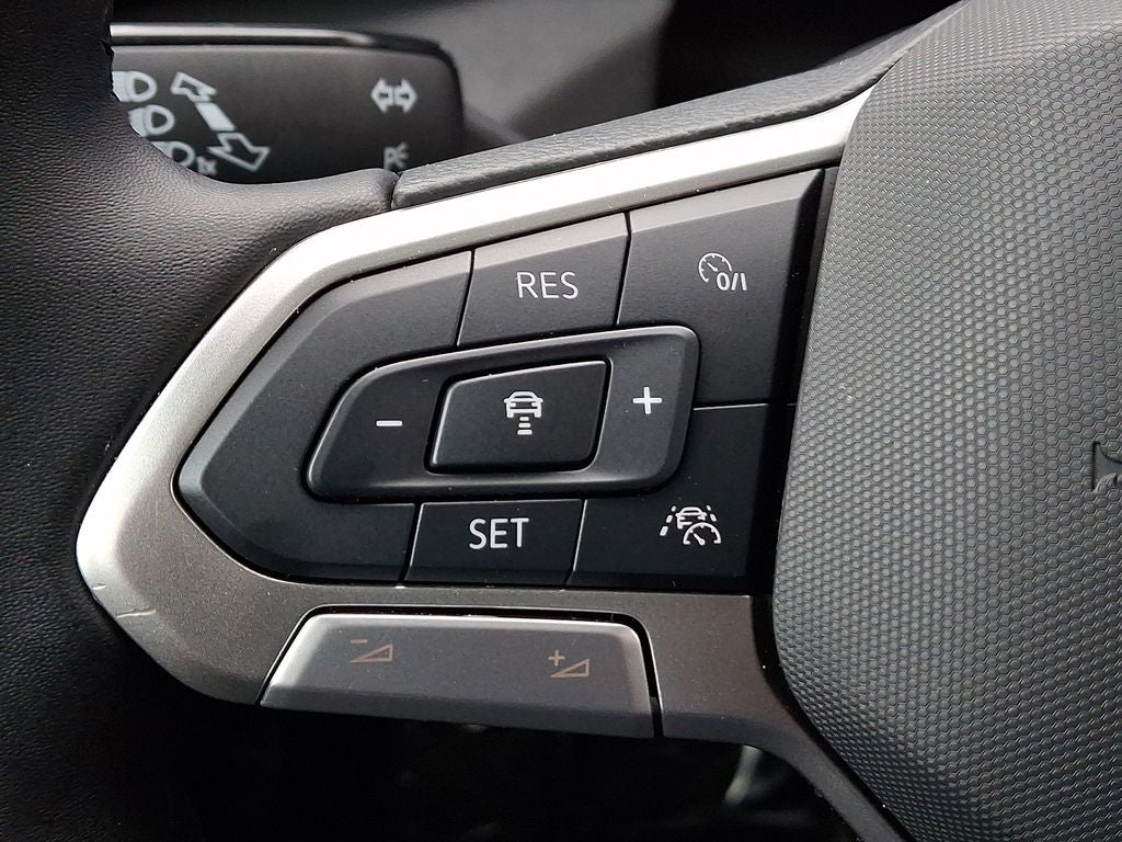 2025 Volkswagen Taos 1.5T SE Black