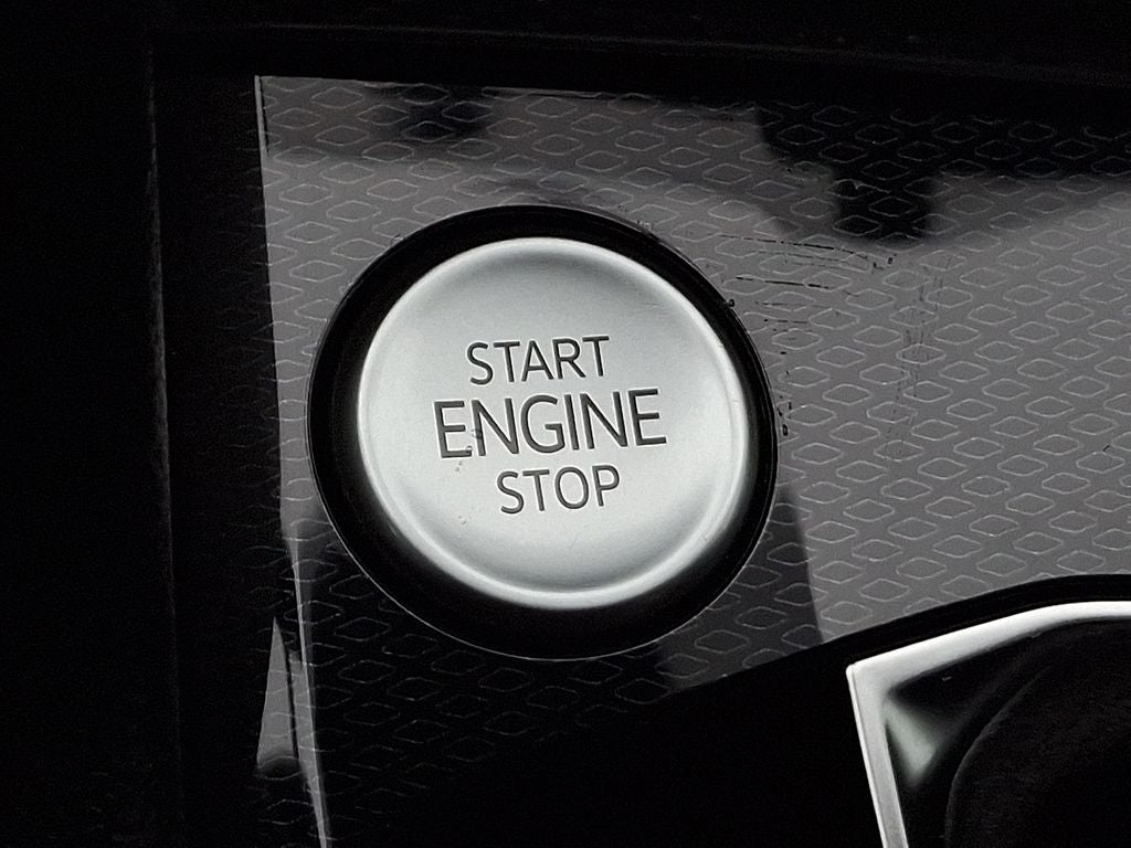 2025 Volkswagen Taos 1.5T SE Black