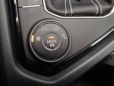 2025 Volkswagen Taos 1.5T SE Black