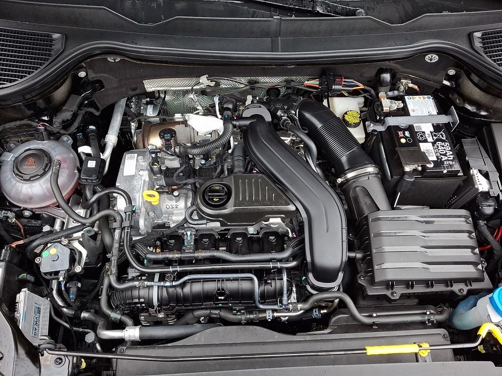 2025 Volkswagen Taos 1.5T SE Black