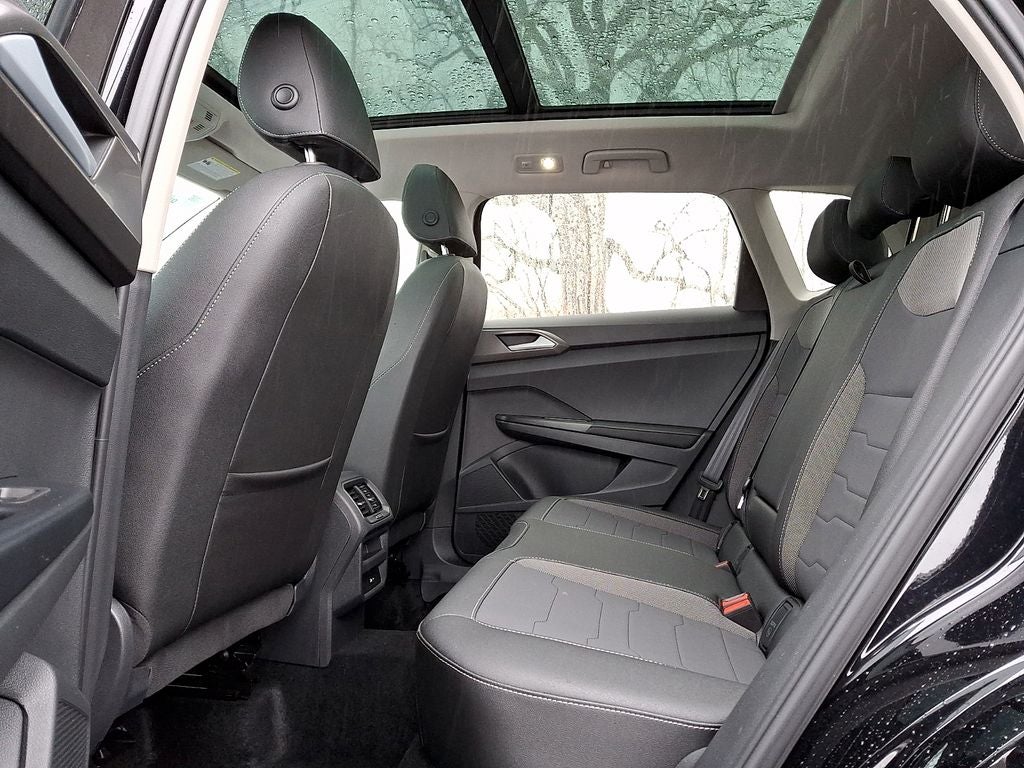 2025 Volkswagen Taos 1.5T SE Black