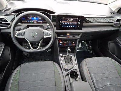 2025 Volkswagen Taos 1.5T SE Black