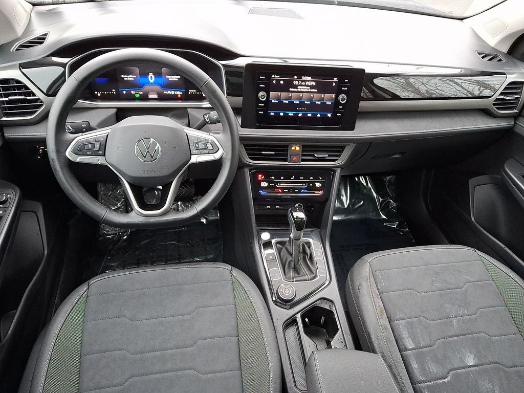 2025 Volkswagen Taos 1.5T SE Black