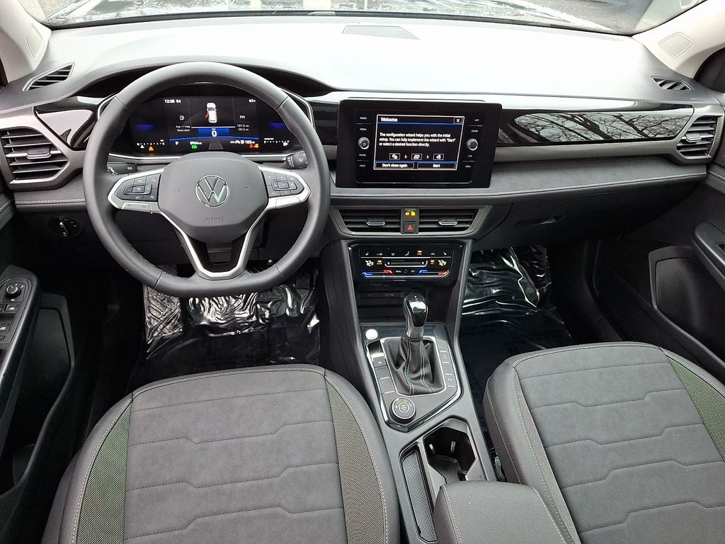 2025 Volkswagen Taos 1.5T SE Black