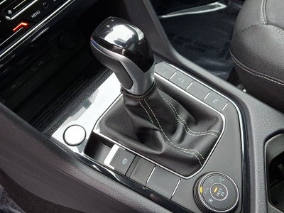 2025 Volkswagen Taos 1.5T SE Black