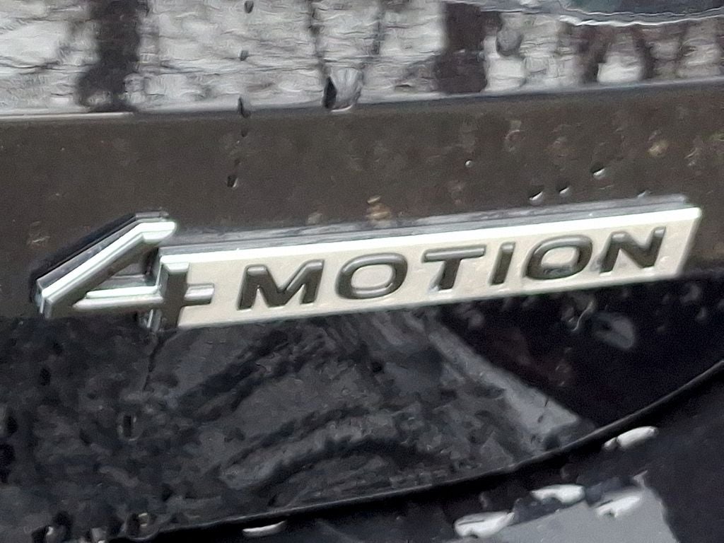 2025 Volkswagen Taos 1.5T SE Black