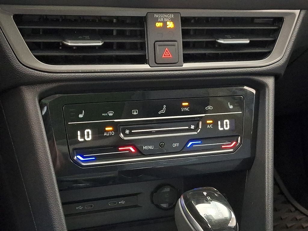 2025 Volkswagen Taos 1.5T SE Black