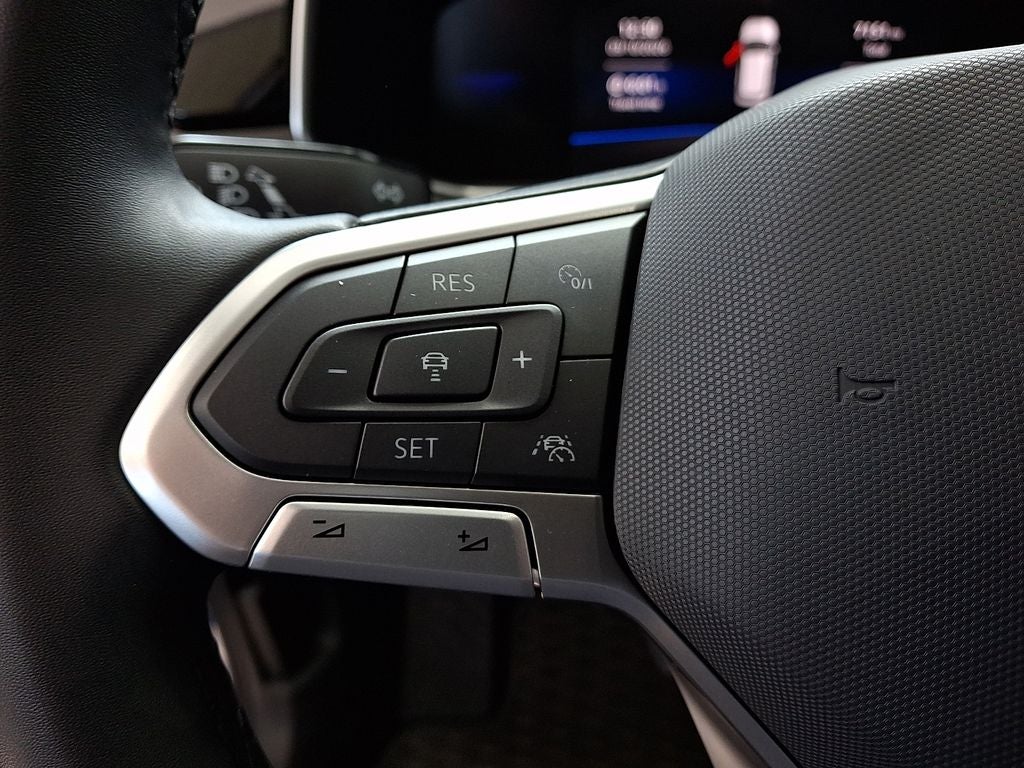 2025 Volkswagen Taos 1.5T SE Black