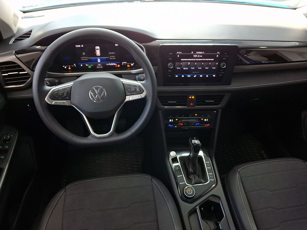 2025 Volkswagen Taos 1.5T SE Black