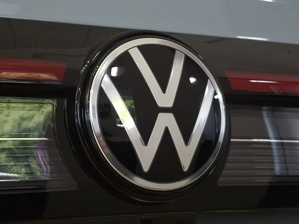 2026 Volkswagen Taos 1.5T SE Black