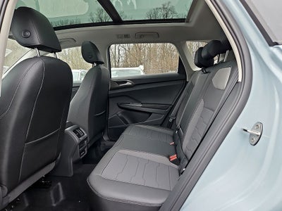 2026 Volkswagen Taos 1.5T SE Black