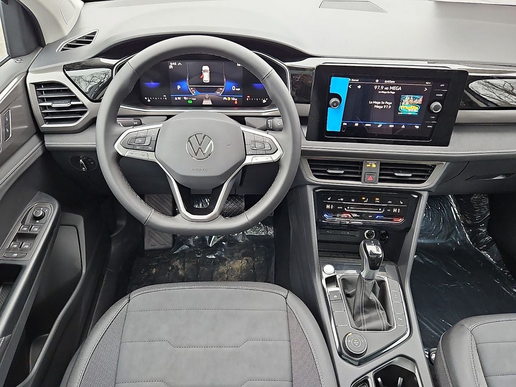 2026 Volkswagen Taos 1.5T SE Black