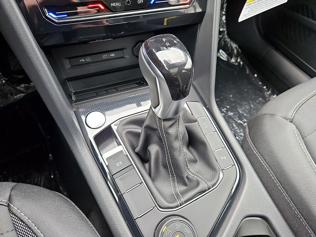 2026 Volkswagen Taos 1.5T SE Black