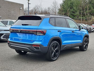 2026 Volkswagen Taos 1.5T SE Black