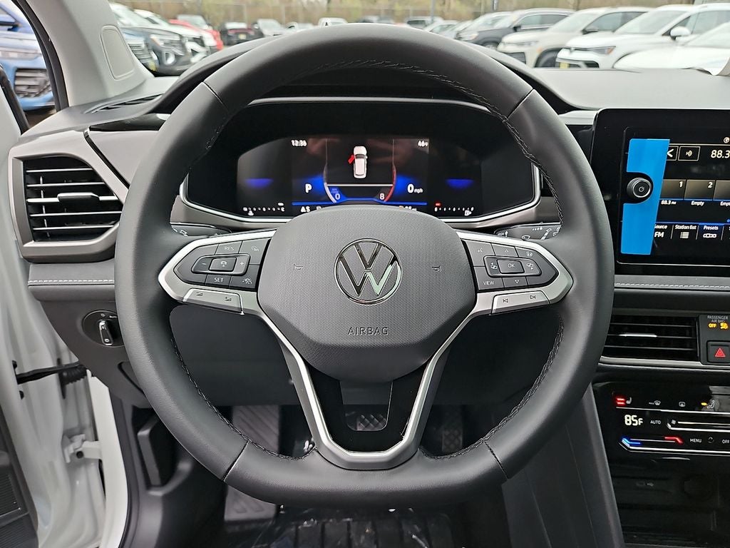 2026 Volkswagen Taos 1.5T SE Black