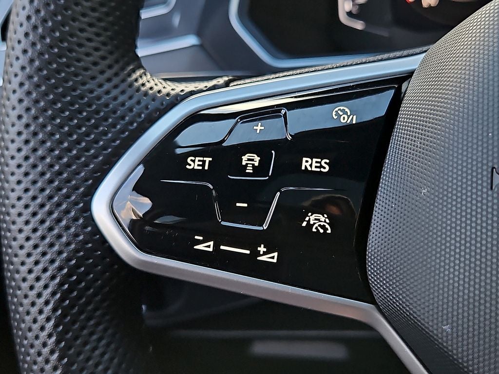 2022 Volkswagen Tiguan 2.0T SEL R-Line