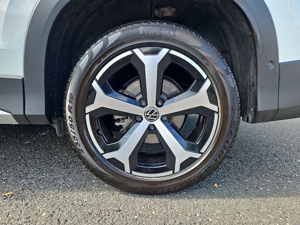 2025 Volkswagen Tiguan 2.0T SE