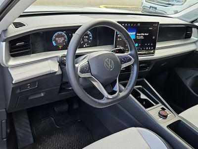 2025 Volkswagen Tiguan 2.0T SE