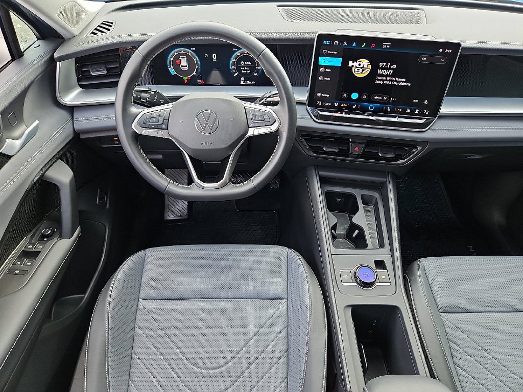 2025 Volkswagen Tiguan 2.0T SE