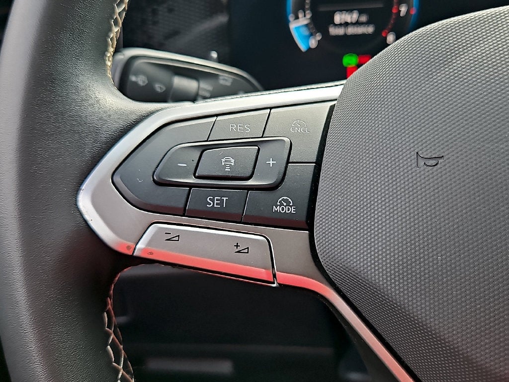 2025 Volkswagen Tiguan 2.0T SE