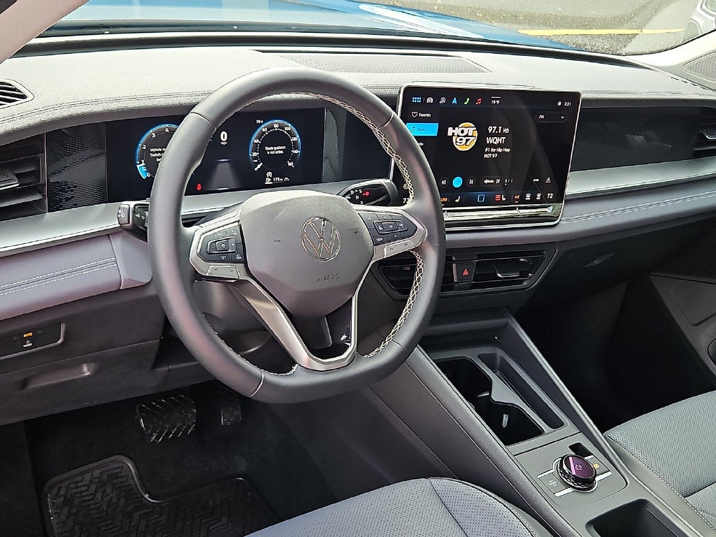 2025 Volkswagen Tiguan 2.0T SE