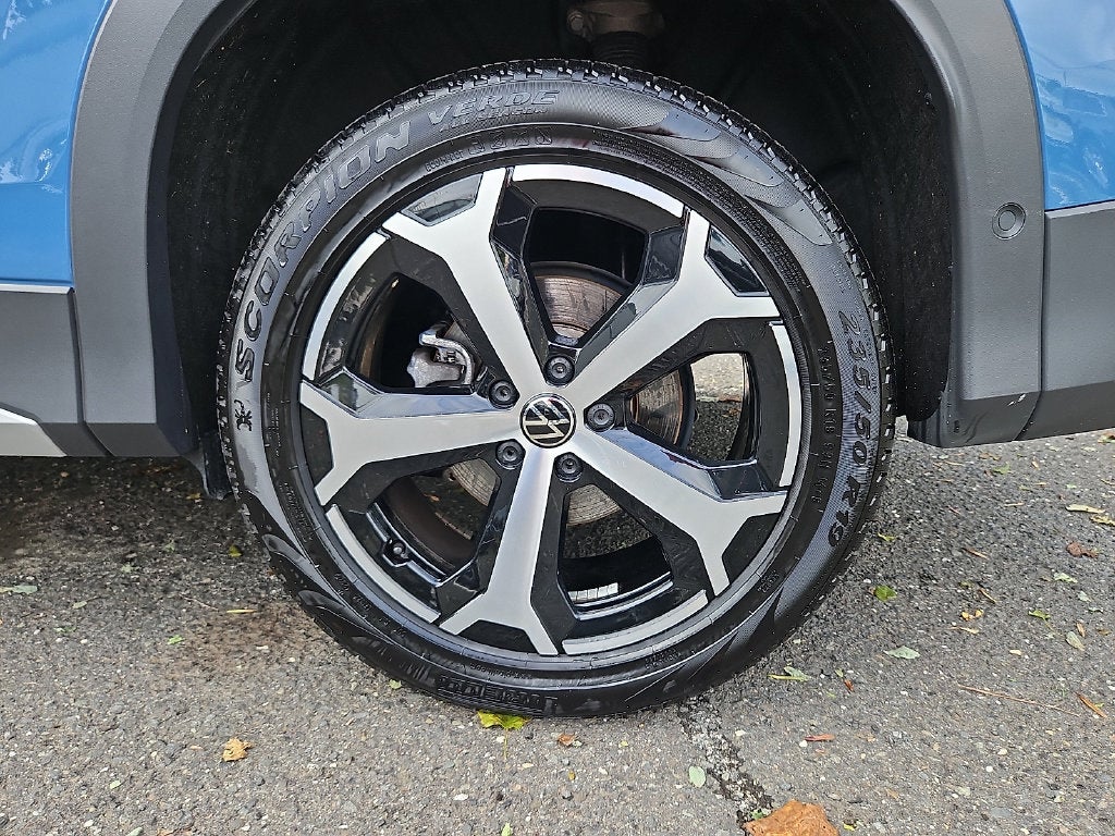 2025 Volkswagen Tiguan 2.0T SE