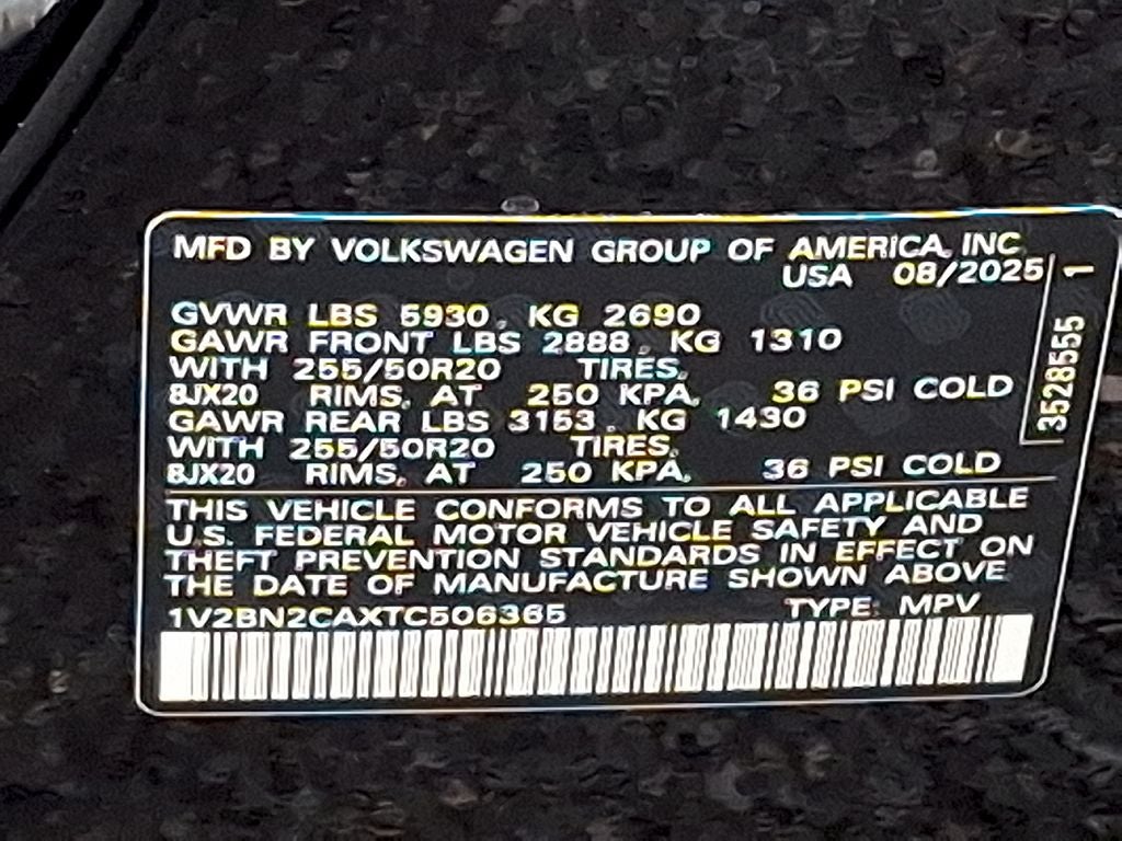 2026 Volkswagen Tiguan 2.0T SE R-Line Black