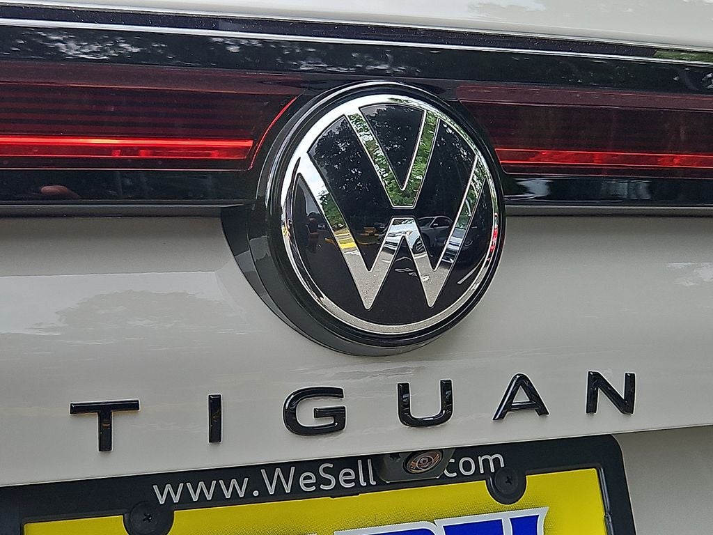 2026 Volkswagen Tiguan 2.0T SE R-Line Black