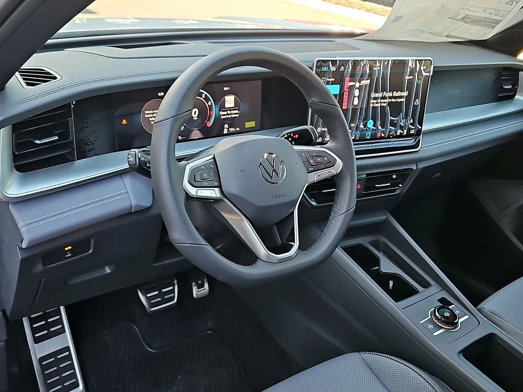 2026 Volkswagen Tiguan 2.0T SE R-Line Black