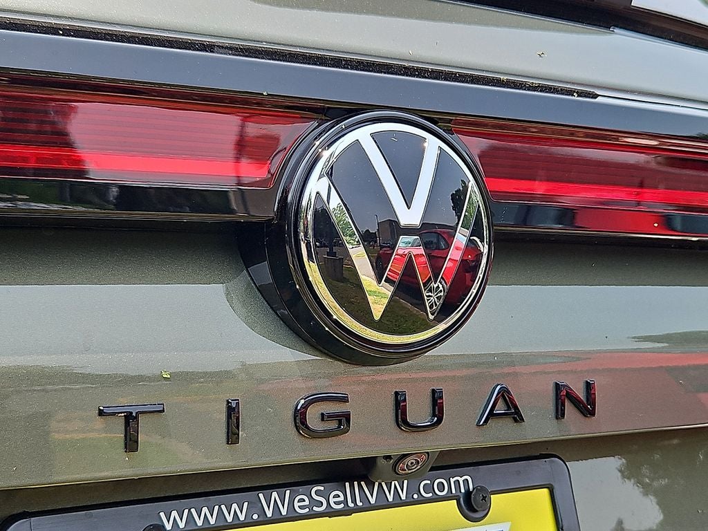 2026 Volkswagen Tiguan 2.0T SE R-Line Black