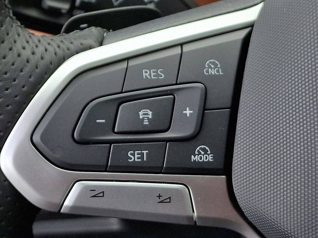 2026 Volkswagen Tiguan 2.0T SEL R-Line Turbo