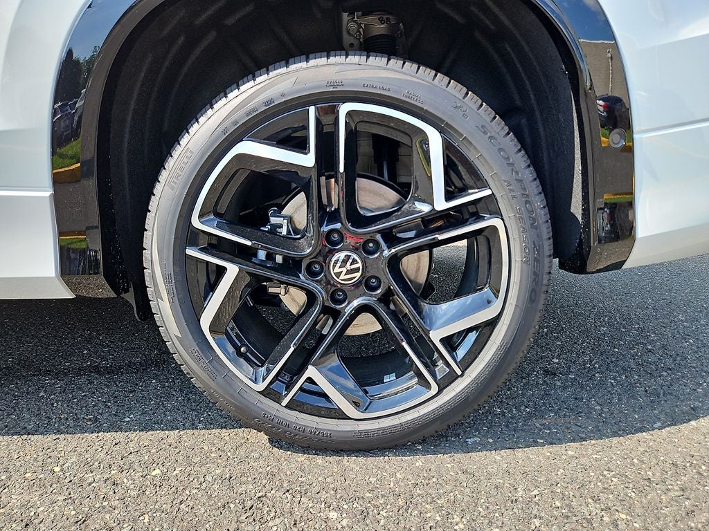 2026 Volkswagen Tiguan 2.0T SEL R-Line Turbo