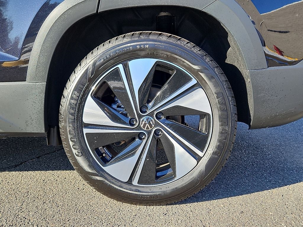 2025 Volkswagen Taos 1.5T SE