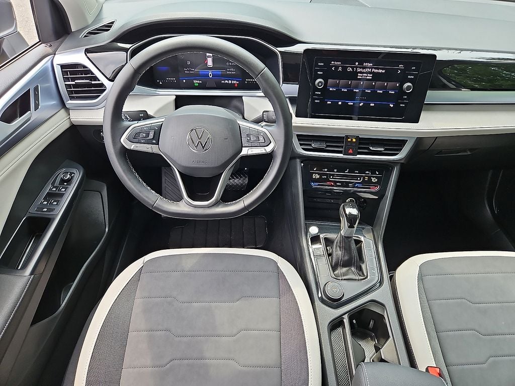 2025 Volkswagen Taos 1.5T SE