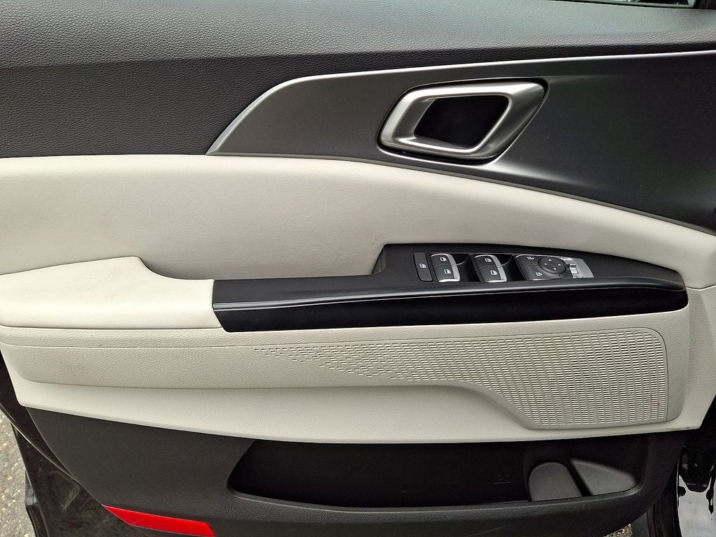 2023 Kia Carnival LX Seat Package