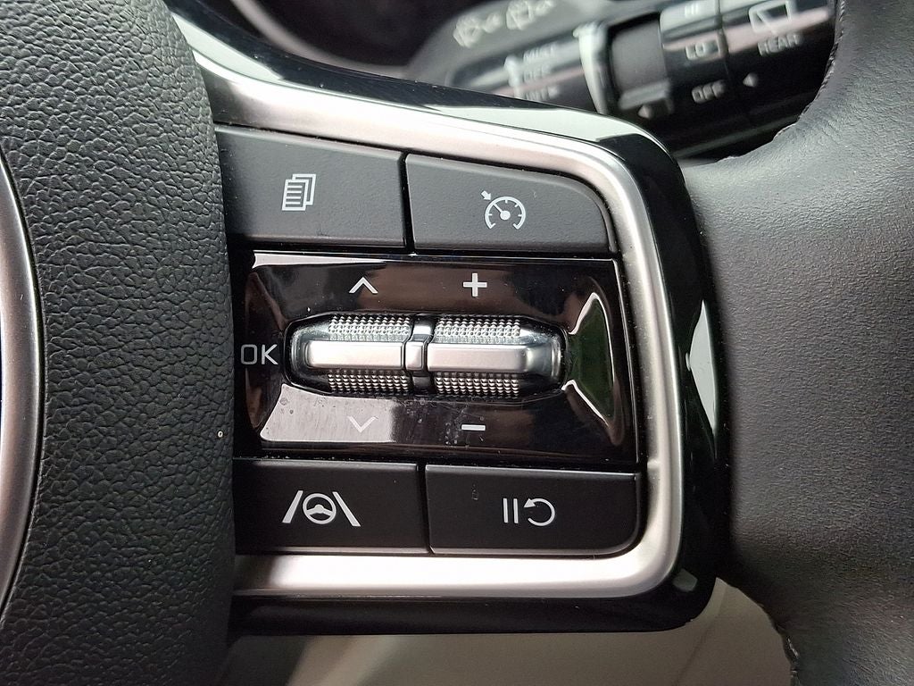2023 Kia Carnival LX Seat Package