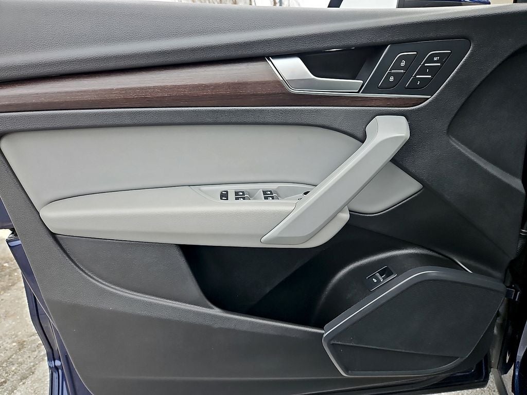 2022 Audi Q5 40 Premium quattro