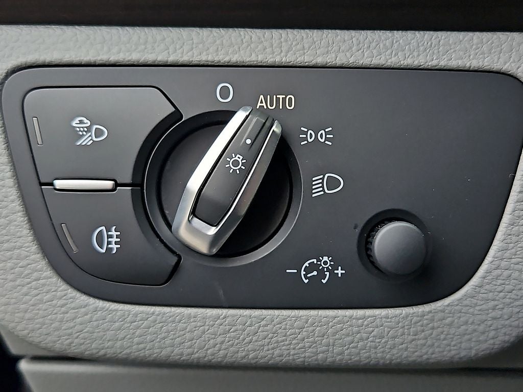 2022 Audi Q5 40 Premium quattro