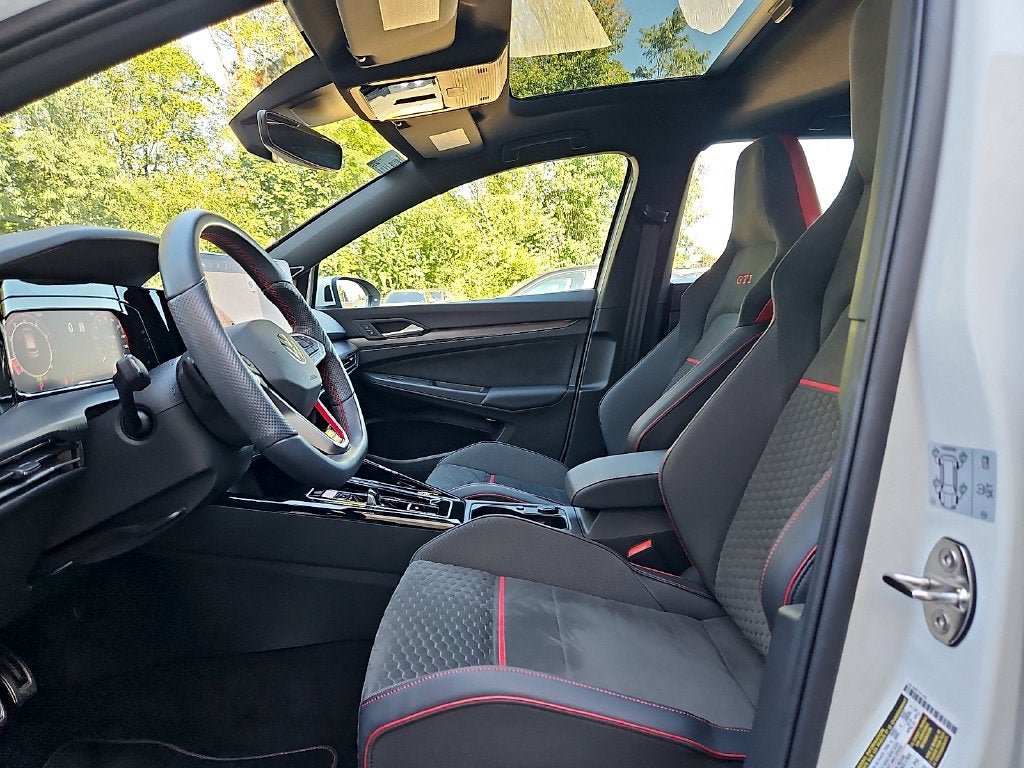 2025 Volkswagen Golf GTI 2.0T SE